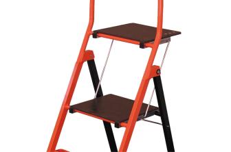 ESCALERA DE ACERO CON PELDAÑOS DE TRÁMEX - HERA